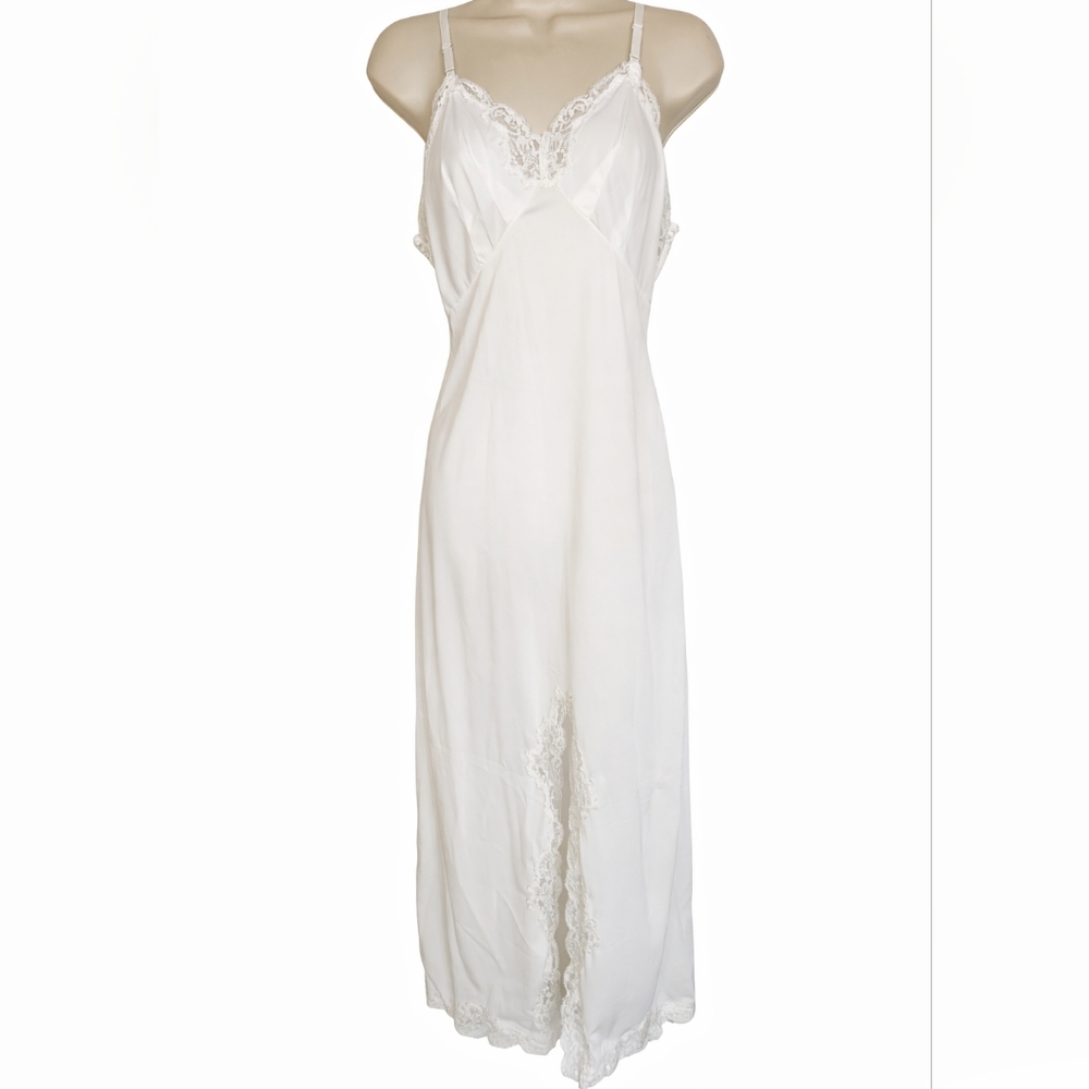 Vintage 1970s White Antron Nylon Full Slip Lace Trim Maxi Lingerie Nightgown